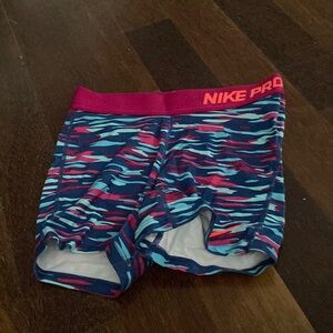 Nike pros youth large multicolored shorts 3” inseam